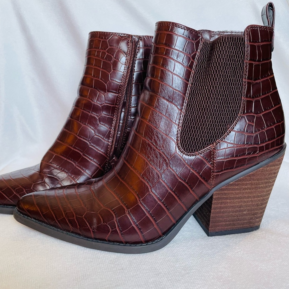 Women’s SOUL Naturalizer ankle boots brown size 8.5M